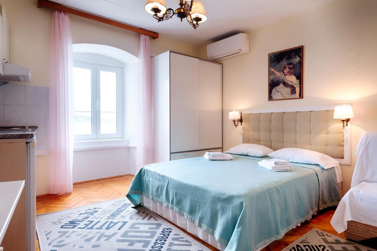 Apartments And Rooms By The Sea Komiza, Vis - 2431 Экстерьер фото